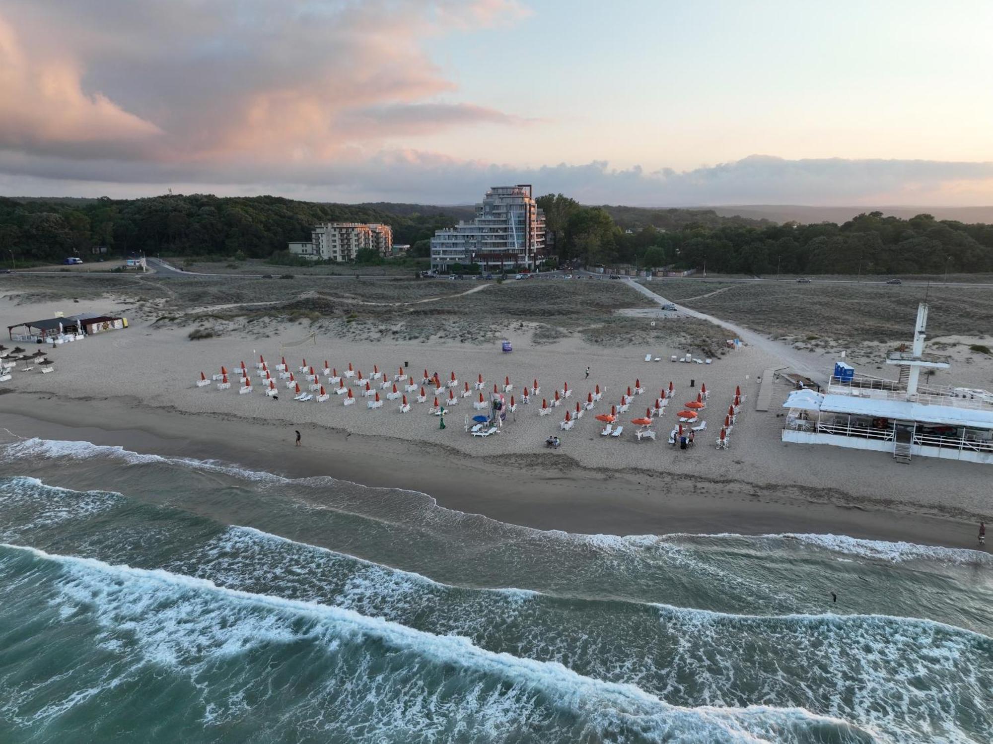 Allure Beach Resort Aparthotel Primorsko Eksteriør billede